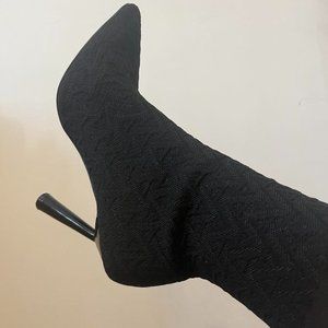 ALDO- VARSAVAS Sock boot Wmns Size 6